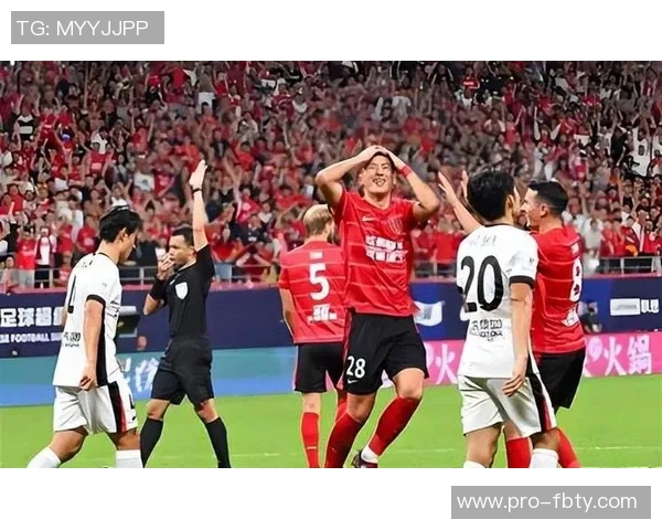 成都蓉城奥地利籍守门员教练汉斯正式加盟北京国安引发球迷热议