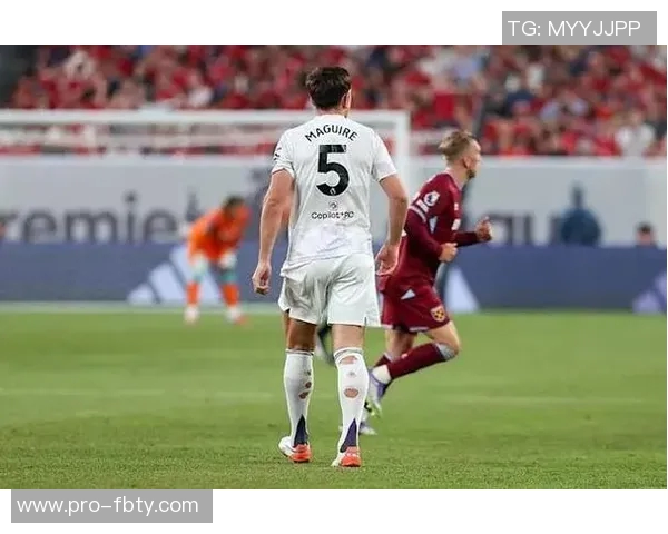 经纪人表示莱昂冬窗外租曼联可能性不大中途离队并非最佳选择